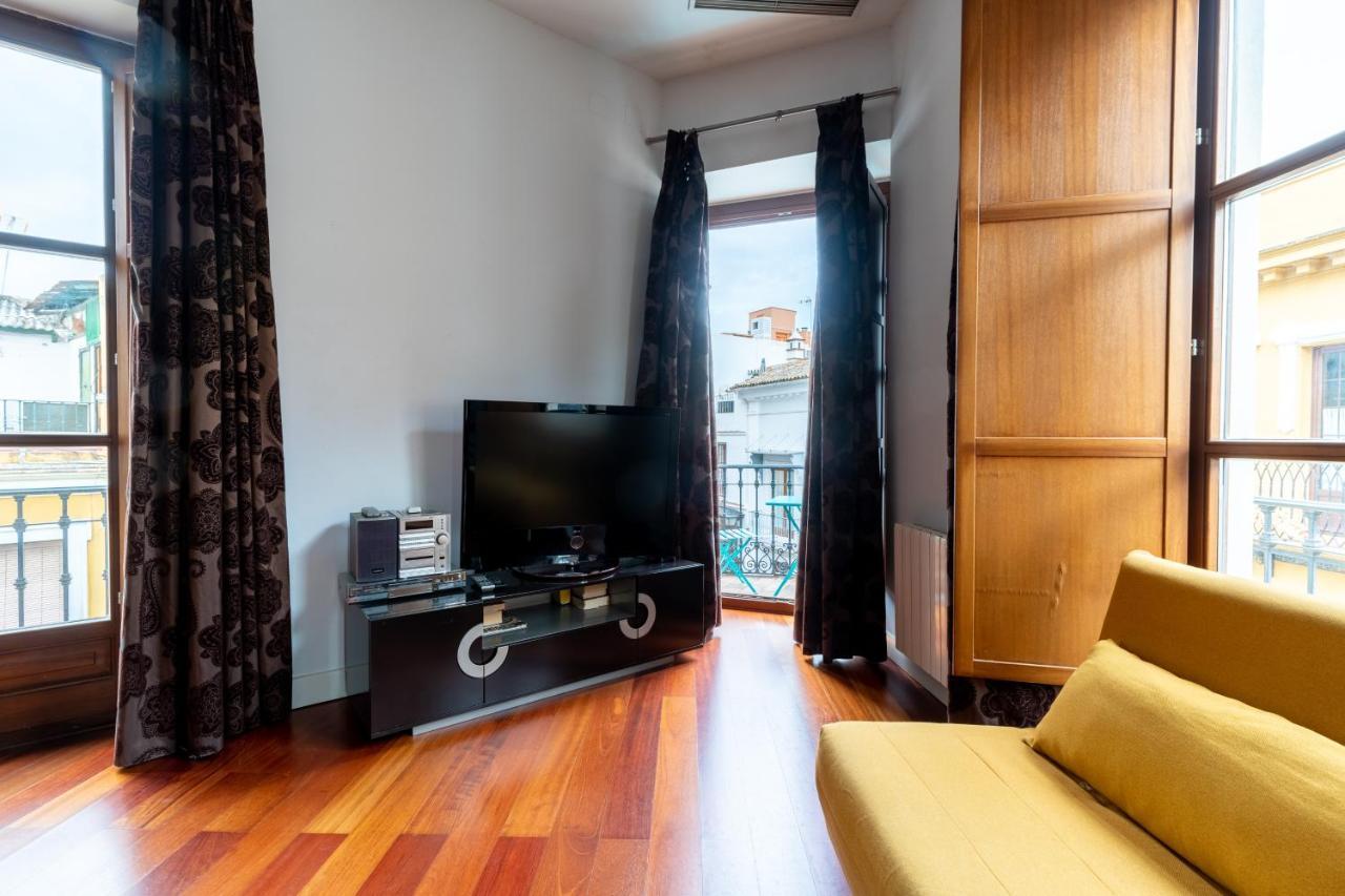 Cathedral Apartment, Upper Floor Apartment Seville Exterior photo